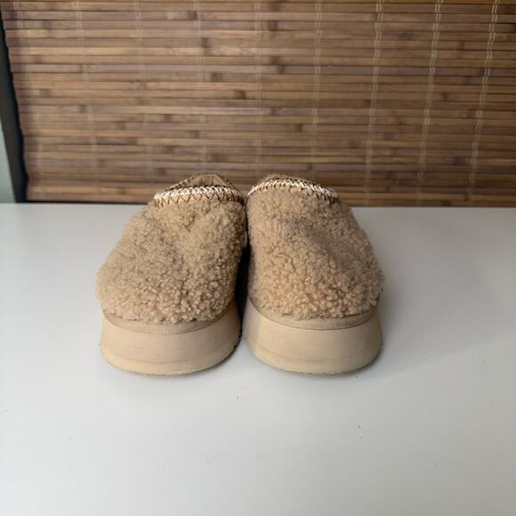 Ugg Maxi Curly Tazz Platform Slippers in Sand 6 - Picture 3 of 13